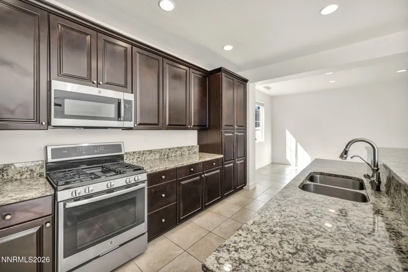 10620 Foxberry Park, Reno, Nevada 89521, 5 Bedrooms Bedrooms, ,3 BathroomsBathrooms,Residential,Residential,Foxberry Park,260004272