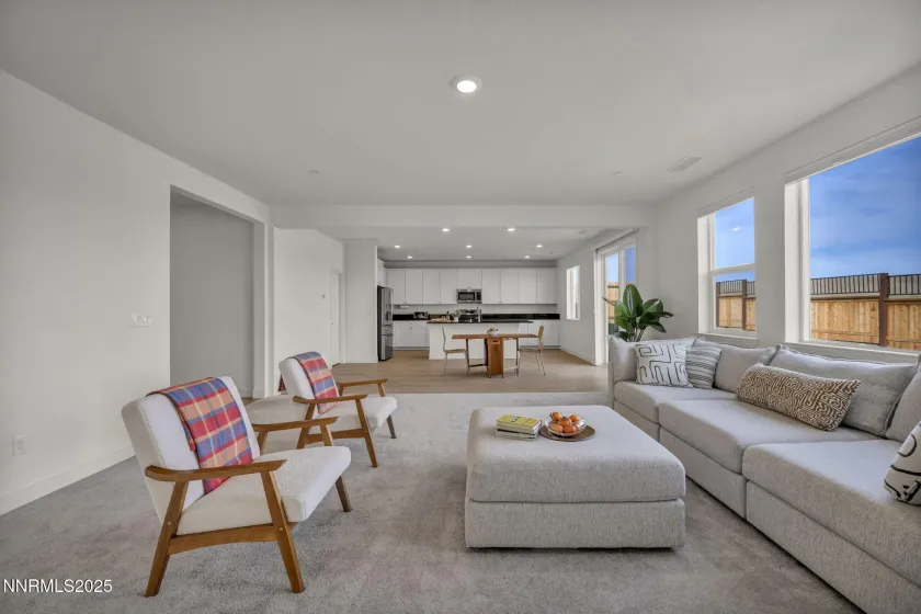 6870 Pilot Peak, Sparks, Nevada 89436, 3 Bedrooms Bedrooms, ,3 BathroomsBathrooms,Residential,Residential,Pilot Peak,250058148