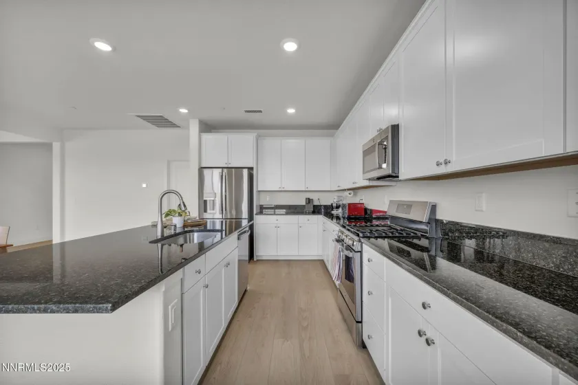 6870 Pilot Peak, Sparks, Nevada 89436, 3 Bedrooms Bedrooms, ,3 BathroomsBathrooms,Residential,Residential,Pilot Peak,250058148