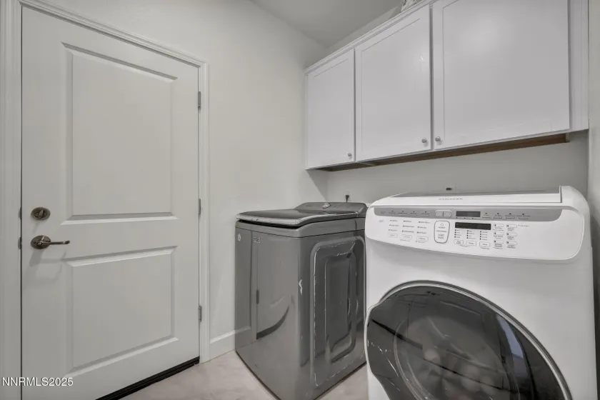 6870 Pilot Peak, Sparks, Nevada 89436, 3 Bedrooms Bedrooms, ,3 BathroomsBathrooms,Residential,Residential,Pilot Peak,250058148