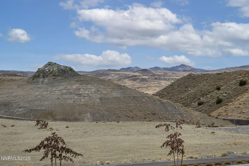 6870 Pilot Peak, Sparks, Nevada 89436, 3 Bedrooms Bedrooms, ,3 BathroomsBathrooms,Residential,Residential,Pilot Peak,250058148