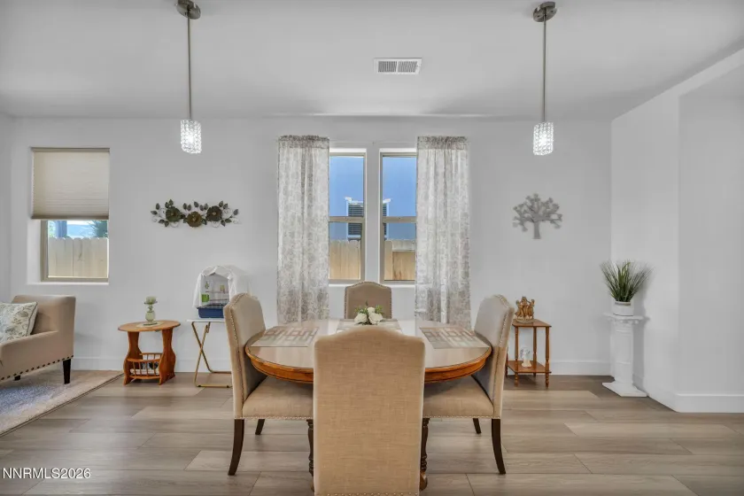 353 Radiant, Carson City, Nevada 89705, 3 Bedrooms Bedrooms, ,2 BathroomsBathrooms,Residential,Residential,Radiant,260004281