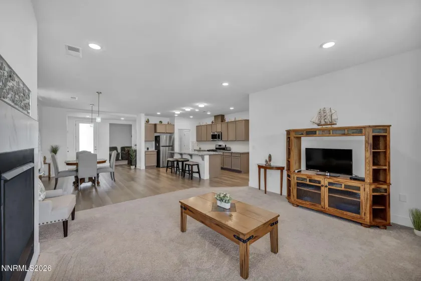 353 Radiant, Carson City, Nevada 89705, 3 Bedrooms Bedrooms, ,2 BathroomsBathrooms,Residential,Residential,Radiant,260004281