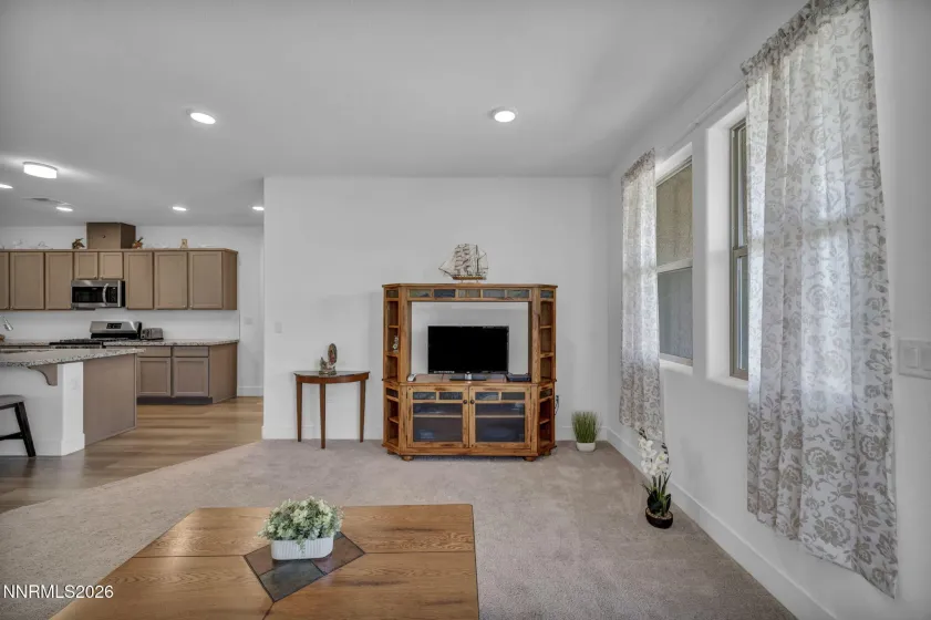 353 Radiant, Carson City, Nevada 89705, 3 Bedrooms Bedrooms, ,2 BathroomsBathrooms,Residential,Residential,Radiant,260004281