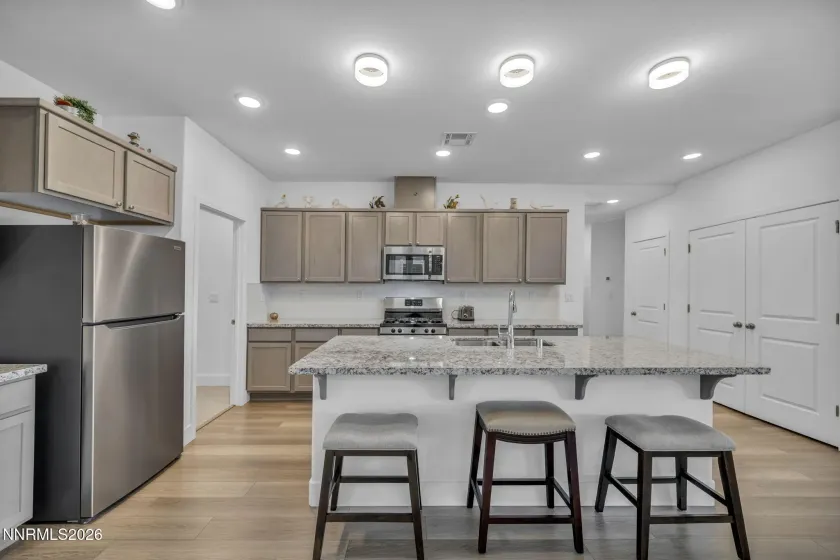 353 Radiant, Carson City, Nevada 89705, 3 Bedrooms Bedrooms, ,2 BathroomsBathrooms,Residential,Residential,Radiant,260004281