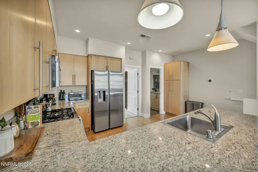 326 State, Reno, Nevada 89501, 2 Bedrooms Bedrooms, ,2 BathroomsBathrooms,Residential,Residential,State,260004286