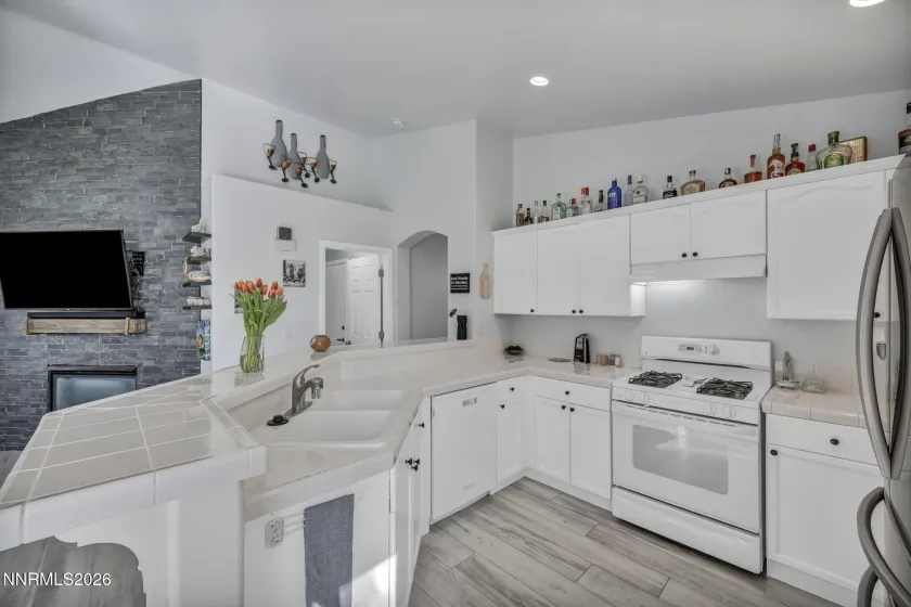 7766 Cerritos, Sparks, Nevada 89436, 3 Bedrooms Bedrooms, ,2 BathroomsBathrooms,Residential,Residential,Cerritos,260004289