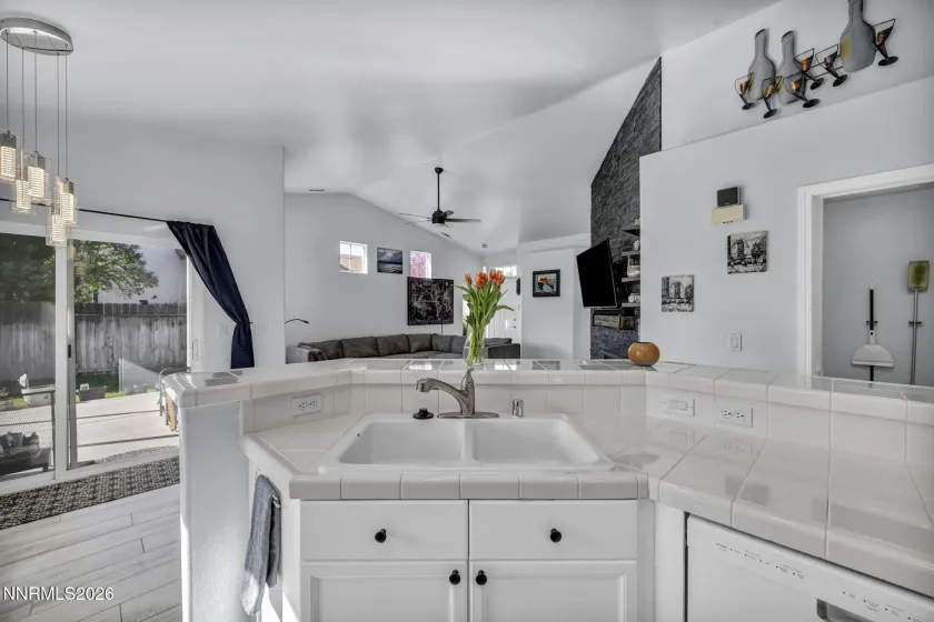 7766 Cerritos, Sparks, Nevada 89436, 3 Bedrooms Bedrooms, ,2 BathroomsBathrooms,Residential,Residential,Cerritos,260004289