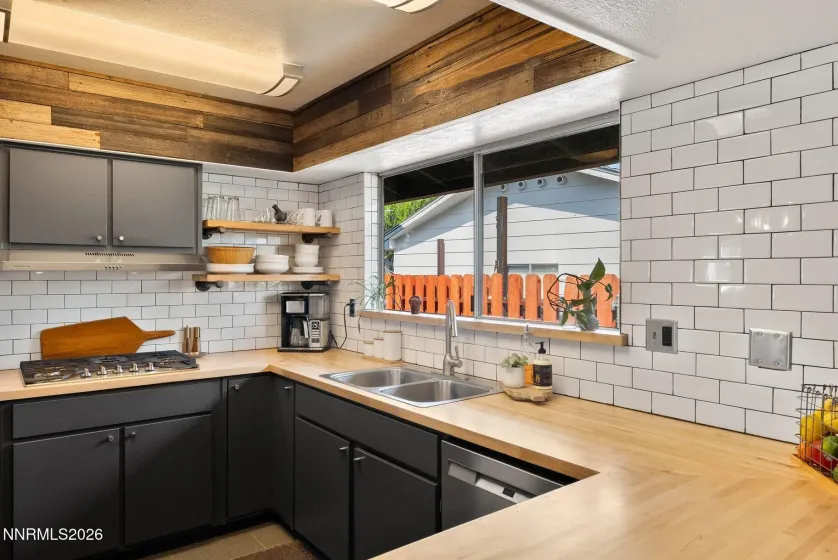 1580 Foster, Reno, Nevada 89509, 4 Bedrooms Bedrooms, ,2 BathroomsBathrooms,Residential,Residential,Foster,260004288