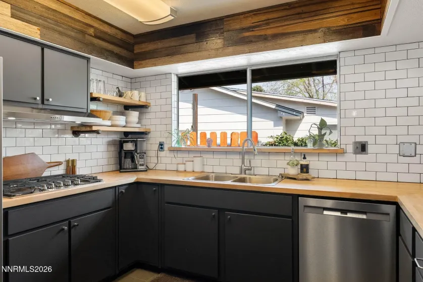 1580 Foster, Reno, Nevada 89509, 4 Bedrooms Bedrooms, ,2 BathroomsBathrooms,Residential,Residential,Foster,260004288