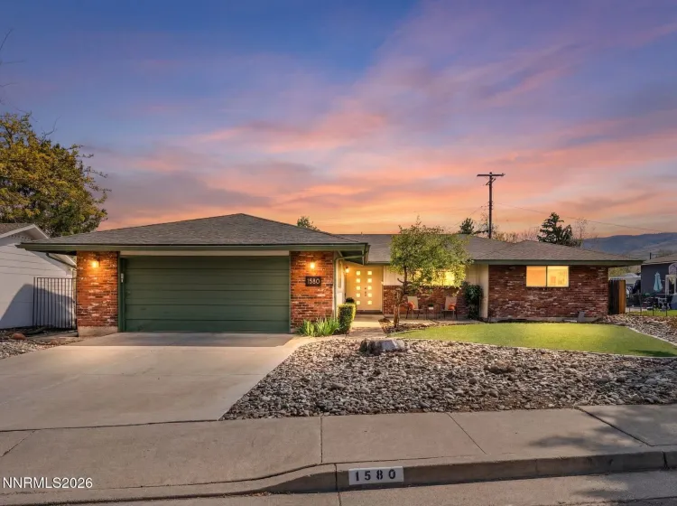 1580 Foster, Reno, Nevada 89509, 4 Bedrooms Bedrooms, ,2 BathroomsBathrooms,Residential,Residential,Foster,260004288