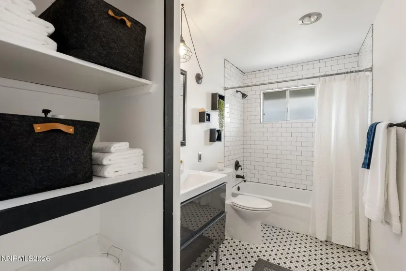 1580 Foster, Reno, Nevada 89509, 4 Bedrooms Bedrooms, ,2 BathroomsBathrooms,Residential,Residential,Foster,260004288