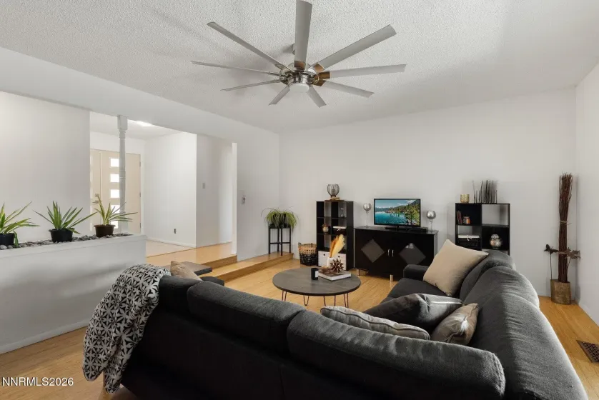 1580 Foster, Reno, Nevada 89509, 4 Bedrooms Bedrooms, ,2 BathroomsBathrooms,Residential,Residential,Foster,260004288