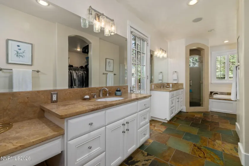 575 Juniper Hill, Reno, Nevada 89519, 5 Bedrooms Bedrooms, ,6 BathroomsBathrooms,Residential,Residential,Juniper Hill,260004290