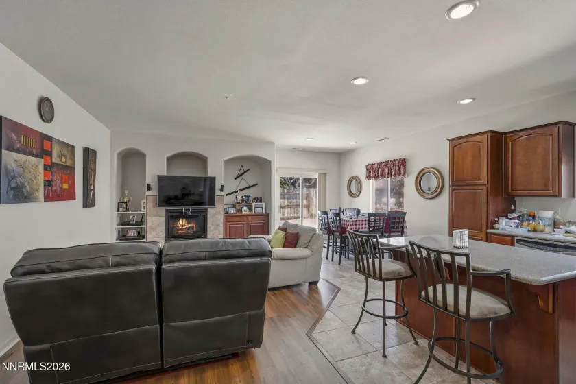 4827 Deedee, Sparks, Nevada 89436, 4 Bedrooms Bedrooms, ,2 BathroomsBathrooms,Residential,Residential,Deedee,260004295