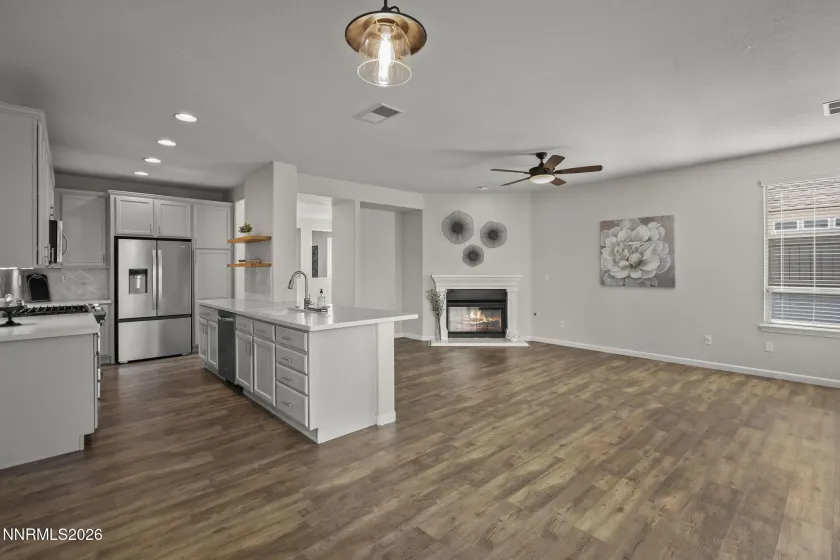 450 Roseben, Reno, Nevada 89521, 5 Bedrooms Bedrooms, ,3 BathroomsBathrooms,Residential,Residential,Roseben,260004302