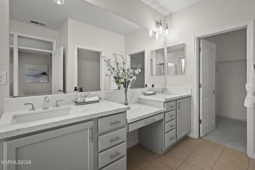 450 Roseben, Reno, Nevada 89521, 5 Bedrooms Bedrooms, ,3 BathroomsBathrooms,Residential,Residential,Roseben,260004302