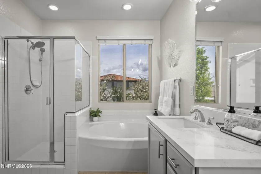 450 Roseben, Reno, Nevada 89521, 5 Bedrooms Bedrooms, ,3 BathroomsBathrooms,Residential,Residential,Roseben,260004302