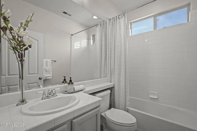 450 Roseben, Reno, Nevada 89521, 5 Bedrooms Bedrooms, ,3 BathroomsBathrooms,Residential,Residential,Roseben,260004302