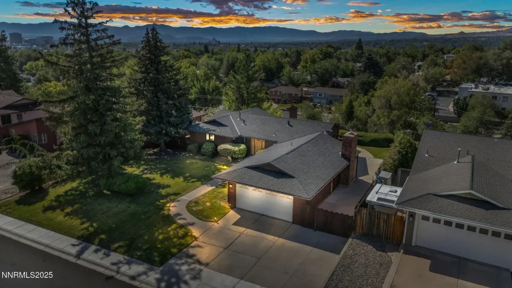 1970 Royal, Reno, Nevada 89503, 3 Bedrooms Bedrooms, ,2 BathroomsBathrooms,Residential,Residential,Royal,260004303