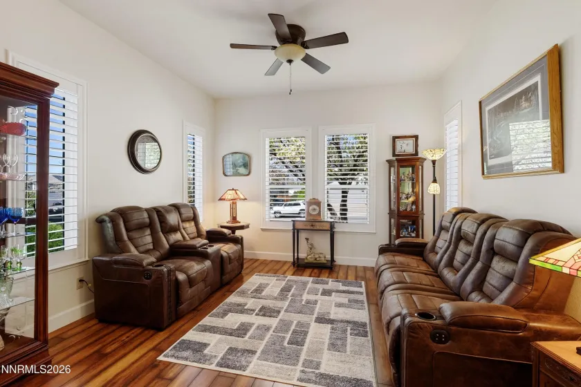 1511 Disc, Sparks, Nevada 89436, 4 Bedrooms Bedrooms, ,2 BathroomsBathrooms,Residential,Residential,Disc,260004307