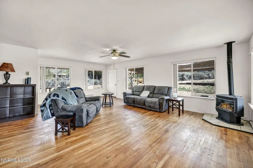 290 Sutro, Carson City, Nevada 89706, 3 Bedrooms Bedrooms, ,3 BathroomsBathrooms,Residential,Residential,Sutro,260004304