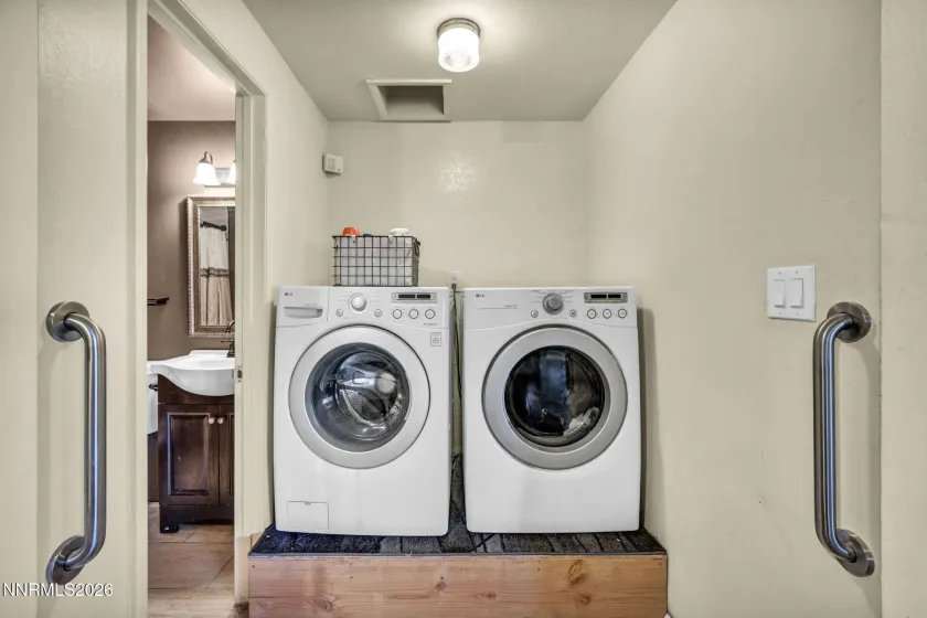 290 Sutro, Carson City, Nevada 89706, 3 Bedrooms Bedrooms, ,3 BathroomsBathrooms,Residential,Residential,Sutro,260004304