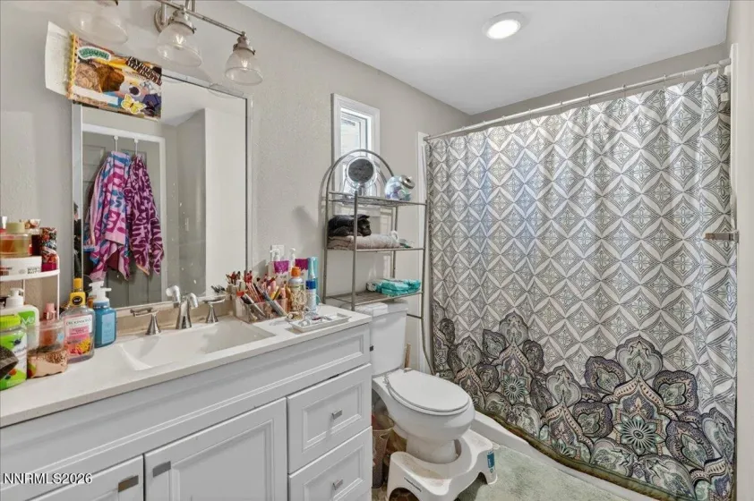 4720 Leonesio, Sun Valley, Nevada 89433, 3 Bedrooms Bedrooms, ,2 BathroomsBathrooms,Residential,Residential,Leonesio,260004308