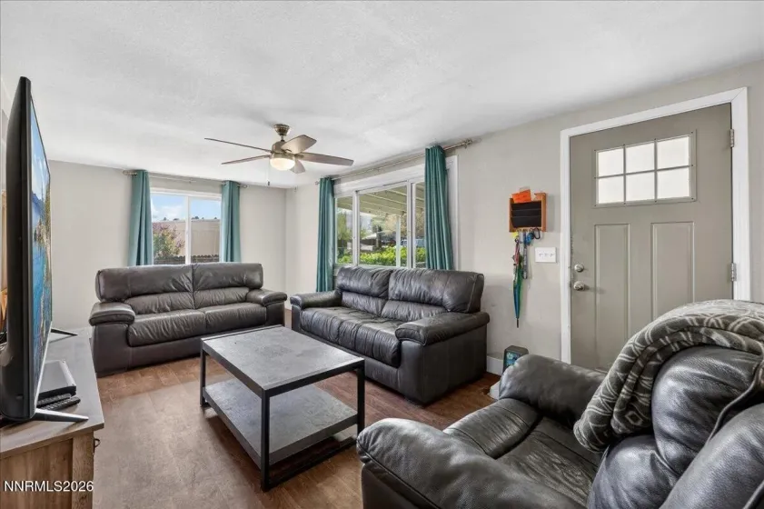 4720 Leonesio, Sun Valley, Nevada 89433, 3 Bedrooms Bedrooms, ,2 BathroomsBathrooms,Residential,Residential,Leonesio,260004308