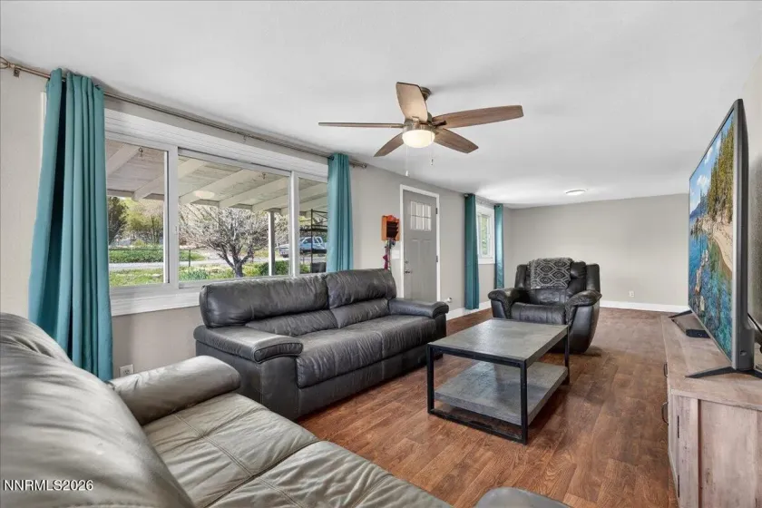 4720 Leonesio, Sun Valley, Nevada 89433, 3 Bedrooms Bedrooms, ,2 BathroomsBathrooms,Residential,Residential,Leonesio,260004308