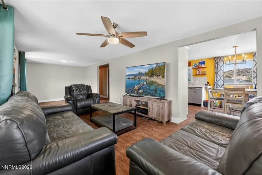 4720 Leonesio, Sun Valley, Nevada 89433, 3 Bedrooms Bedrooms, ,2 BathroomsBathrooms,Residential,Residential,Leonesio,260004308