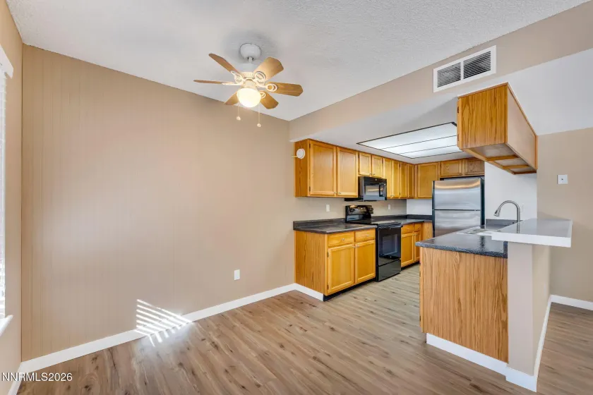 536 Nichols, Sparks, Nevada 89431, 2 Bedrooms Bedrooms, ,1 BathroomBathrooms,Residential,Residential,Nichols,260004314