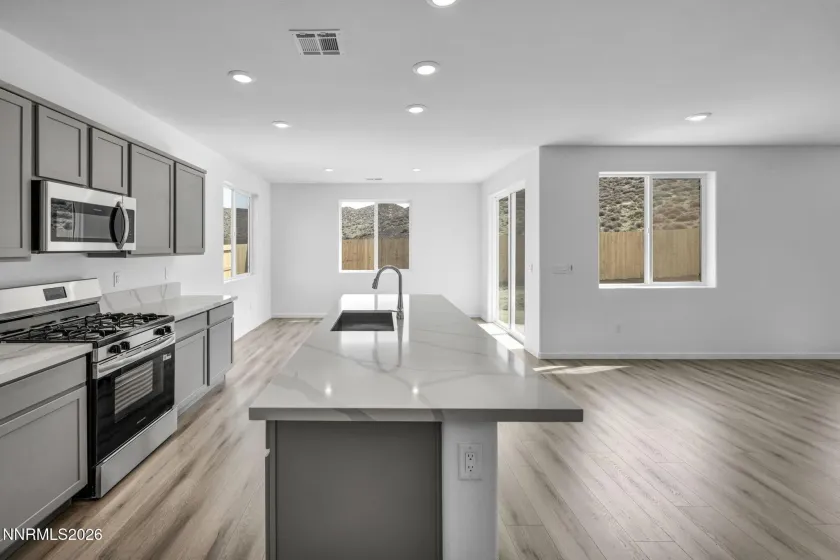 725 Kess, Reno, Nevada 89506, 3 Bedrooms Bedrooms, ,3 BathroomsBathrooms,Residential,Residential,Kess,260004318