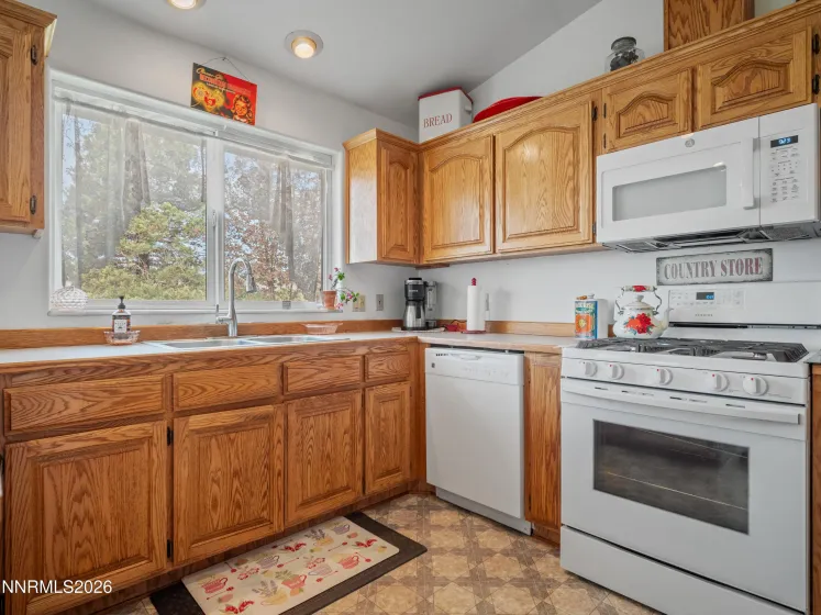 319 NV-208, Yerington, Nevada 89447, 3 Bedrooms Bedrooms, ,2 BathroomsBathrooms,Residential,Residential,NV-208,260004333