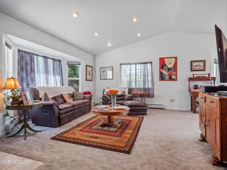 319 NV-208, Yerington, Nevada 89447, 3 Bedrooms Bedrooms, ,2 BathroomsBathrooms,Residential,Residential,NV-208,260004333