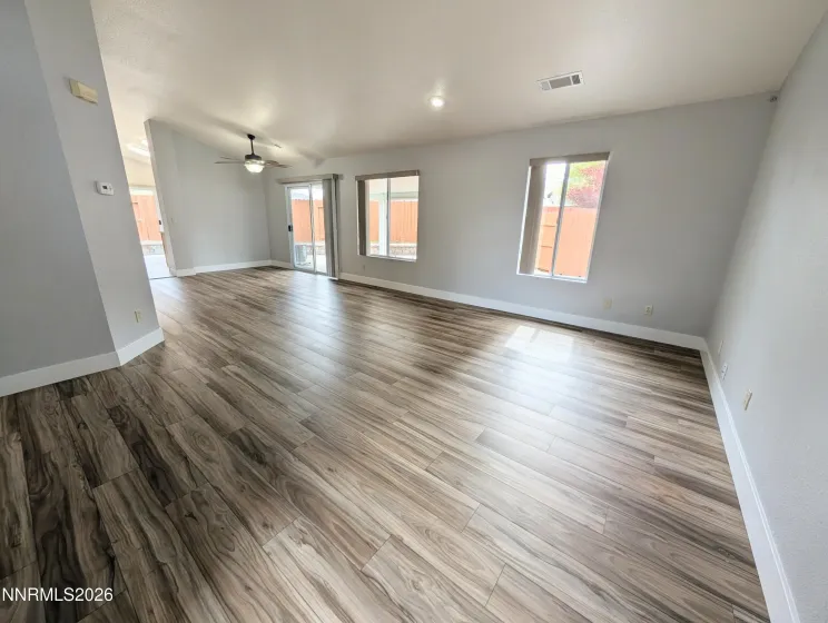 1093 Daphne, Minden, Nevada 89423, 2 Bedrooms Bedrooms, ,2 BathroomsBathrooms,Residential,Residential,Daphne,260004297