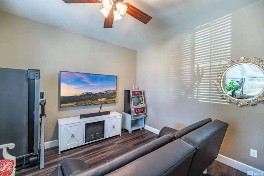 2084 Whitecliff, Reno, Nevada 89521, 5 Bedrooms Bedrooms, ,3 BathroomsBathrooms,Residential,Residential,Whitecliff,260004335