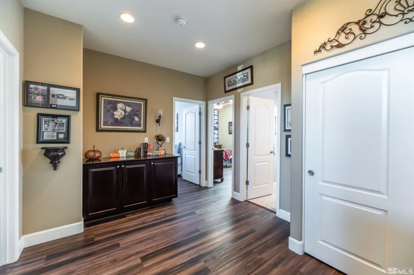 2084 Whitecliff, Reno, Nevada 89521, 5 Bedrooms Bedrooms, ,3 BathroomsBathrooms,Residential,Residential,Whitecliff,260004335