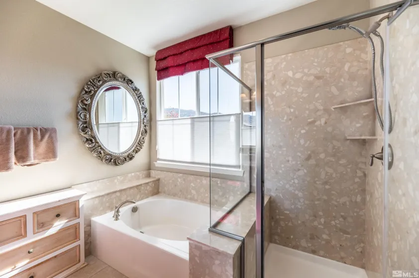 2084 Whitecliff, Reno, Nevada 89521, 5 Bedrooms Bedrooms, ,3 BathroomsBathrooms,Residential,Residential,Whitecliff,260004335