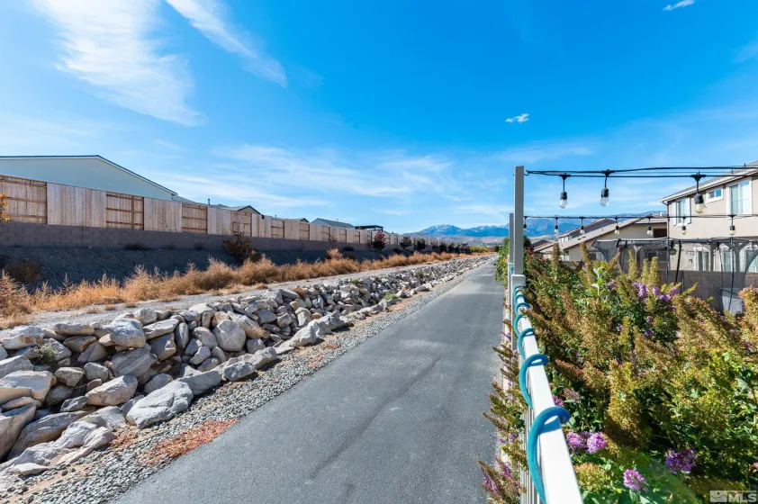 2084 Whitecliff, Reno, Nevada 89521, 5 Bedrooms Bedrooms, ,3 BathroomsBathrooms,Residential,Residential,Whitecliff,260004335