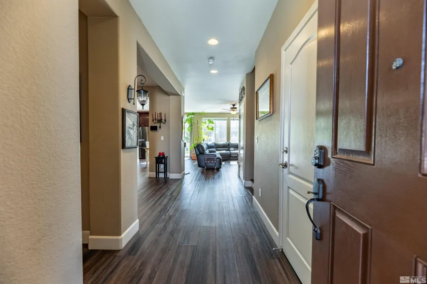 2084 Whitecliff, Reno, Nevada 89521, 5 Bedrooms Bedrooms, ,3 BathroomsBathrooms,Residential,Residential,Whitecliff,260004335