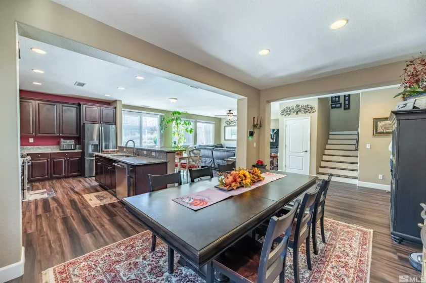 2084 Whitecliff, Reno, Nevada 89521, 5 Bedrooms Bedrooms, ,3 BathroomsBathrooms,Residential,Residential,Whitecliff,260004335