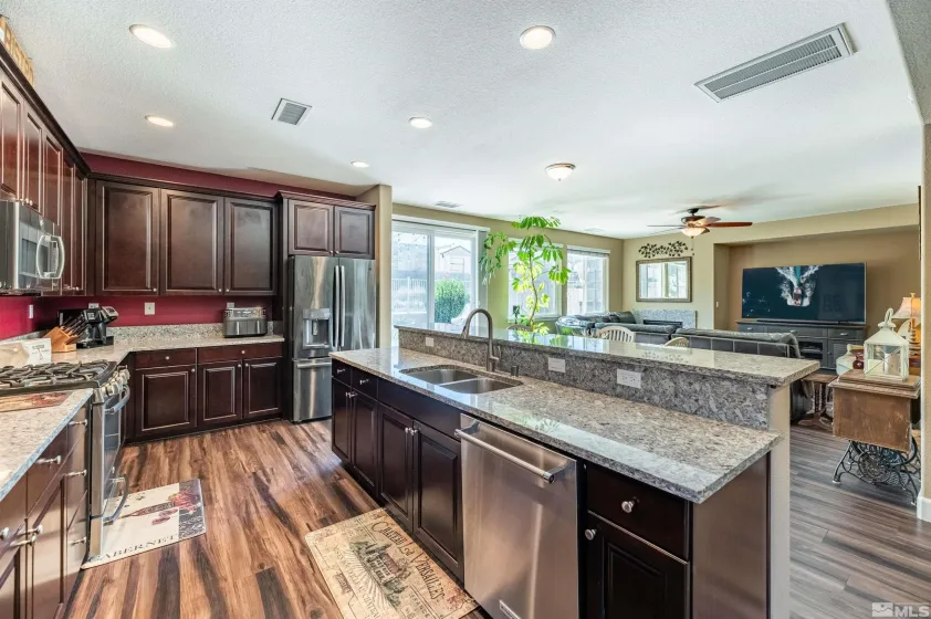 2084 Whitecliff, Reno, Nevada 89521, 5 Bedrooms Bedrooms, ,3 BathroomsBathrooms,Residential,Residential,Whitecliff,260004335