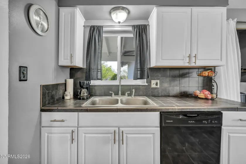 3811 Deodar, Silver Springs, Nevada 89429, 3 Bedrooms Bedrooms, ,2 BathroomsBathrooms,Residential,Residential,Deodar,260004342