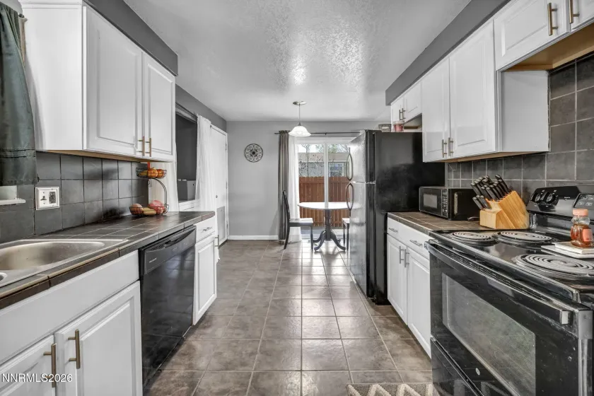 3811 Deodar, Silver Springs, Nevada 89429, 3 Bedrooms Bedrooms, ,2 BathroomsBathrooms,Residential,Residential,Deodar,260004342