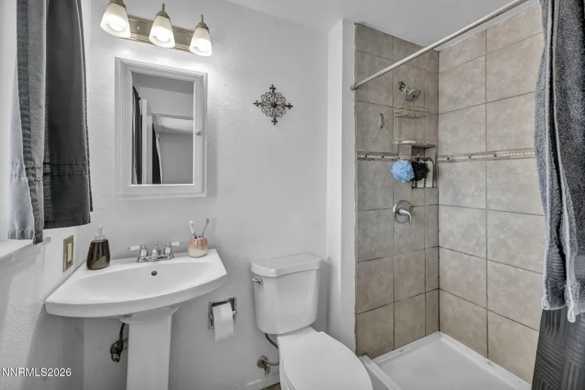 3811 Deodar, Silver Springs, Nevada 89429, 3 Bedrooms Bedrooms, ,2 BathroomsBathrooms,Residential,Residential,Deodar,260004342