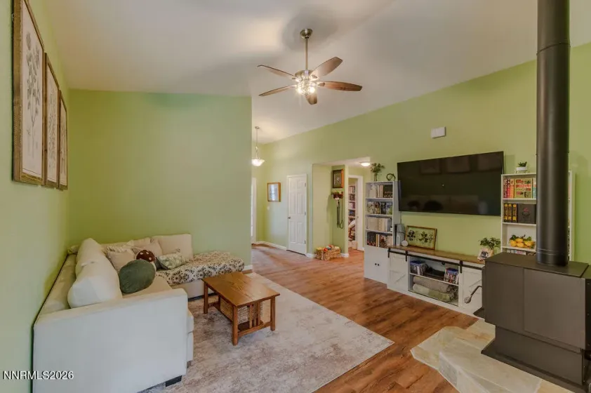 236 Mark, Gardnerville, Nevada 89410, 3 Bedrooms Bedrooms, ,2 BathroomsBathrooms,Residential,Residential,Mark,260004344