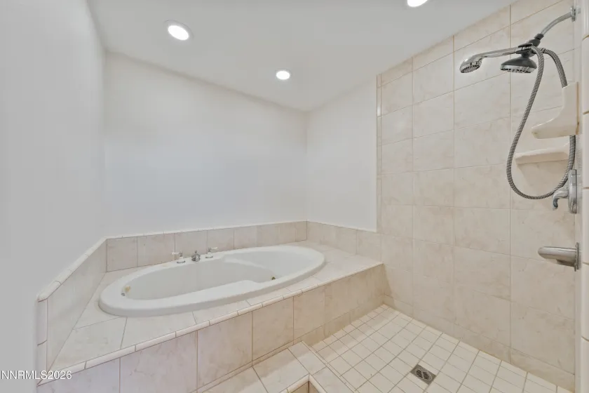 969 Riverview, Gardnerville, Nevada 89460, 3 Bedrooms Bedrooms, ,2 BathroomsBathrooms,Residential,Residential,Riverview,260004343