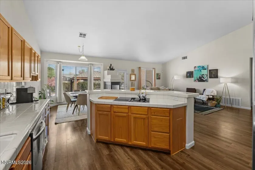 3215 Mirador, Sparks, Nevada 89436, 3 Bedrooms Bedrooms, ,3 BathroomsBathrooms,Residential,Residential,Mirador,260004353