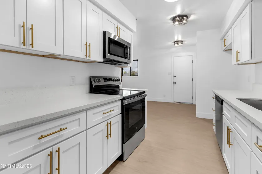 1001 Kings, Reno, Nevada 89503, 2 Bedrooms Bedrooms, ,2 BathroomsBathrooms,Residential,Residential,Kings,260004358